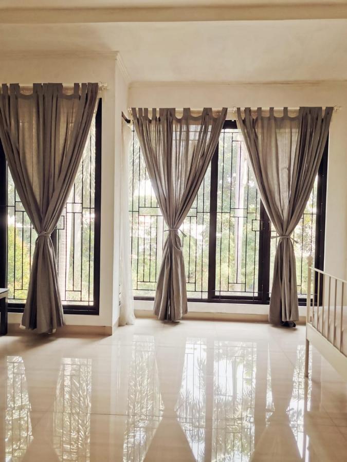 4-Bedroom Home In South Jakarta Nuansa Swadarma Residence By Le Ciel Hospitality Экстерьер фото