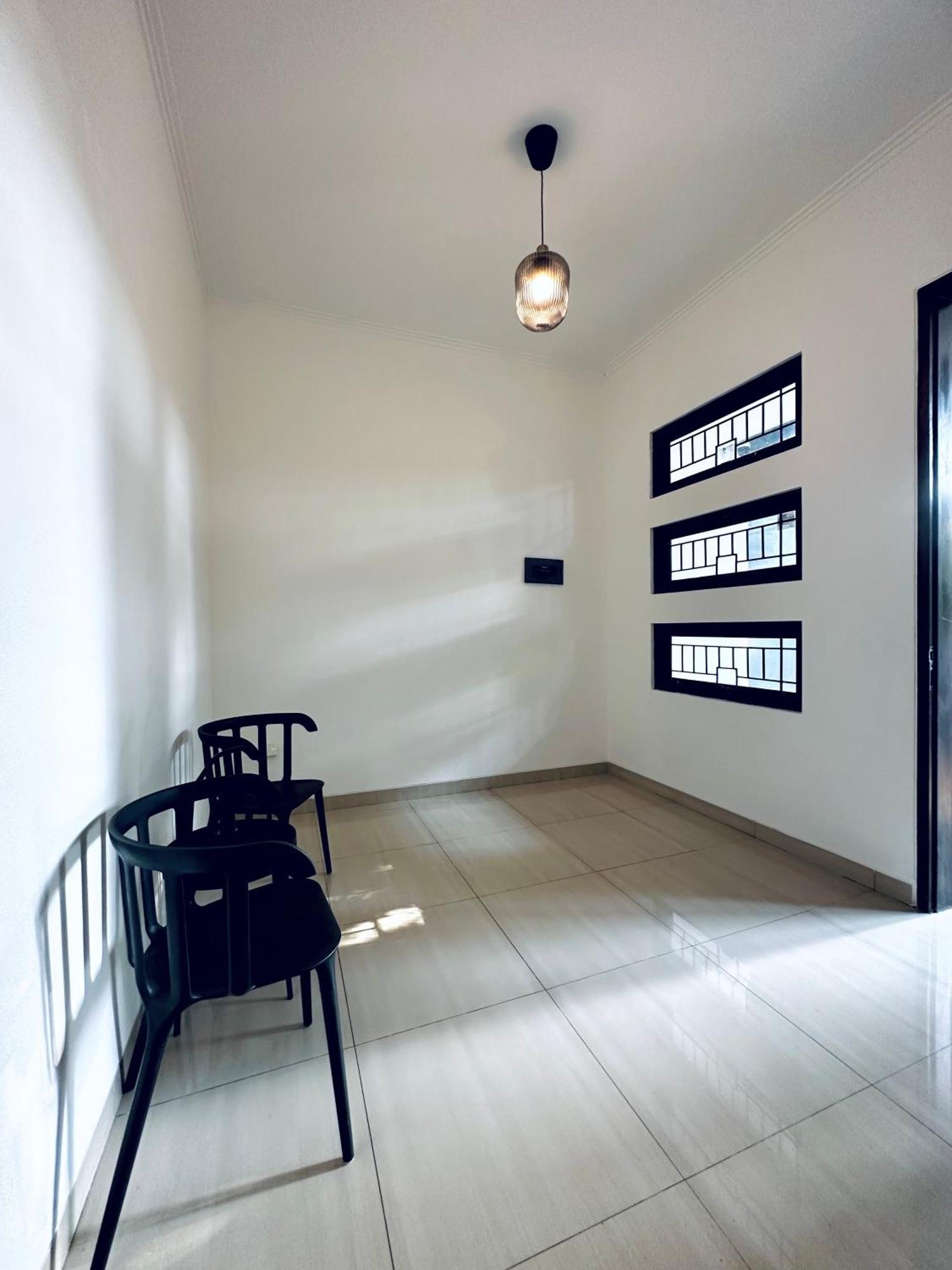 4-Bedroom Home In South Jakarta Nuansa Swadarma Residence By Le Ciel Hospitality Экстерьер фото